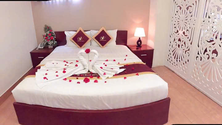 Khách Sạn Golf Star Hotel